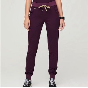 NWT Figs Deep Purple Zamora™ - Jogger Scrub Pants - M / Deep Purple